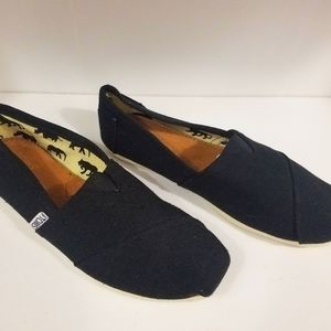 Tom's Black Flats